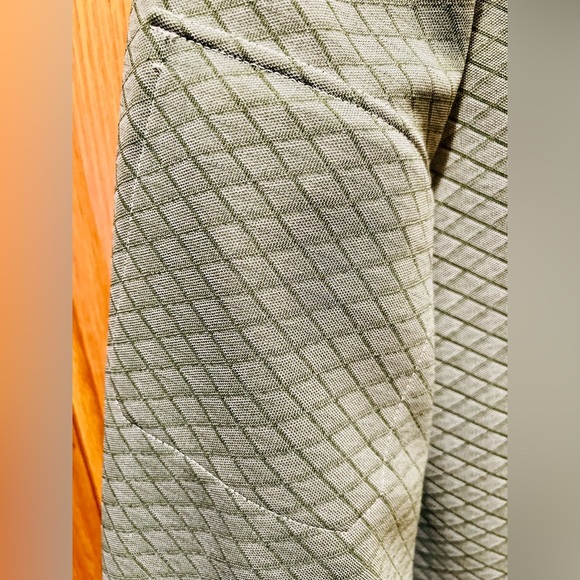 Vintage Men's Dk Green and White Patterned Jacket w/ Buttoned Front Pockets - Picture 7 of 16